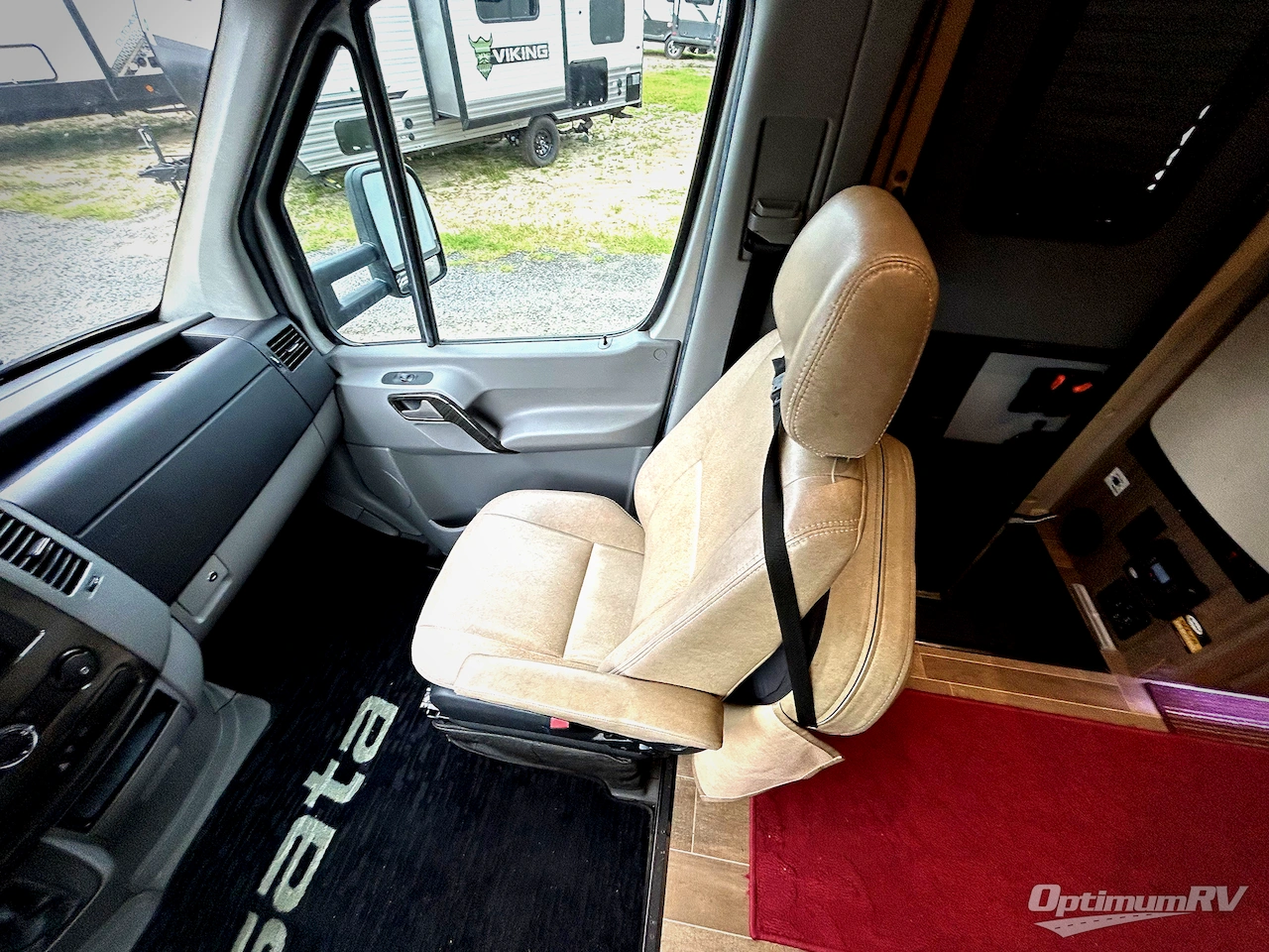2019 Dynamax isata 3 24FW Photo 9