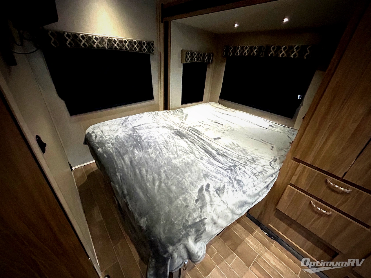 2019 Dynamax isata 3 24FW Photo 16