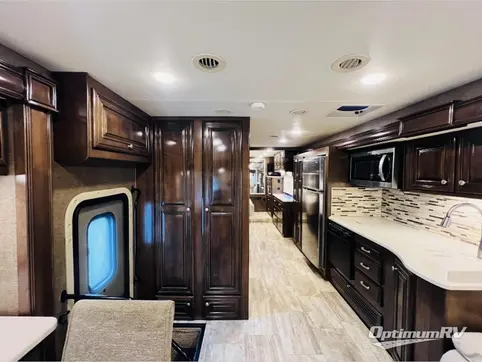2017 Thor Palazzo 35.1 RV Photo 2