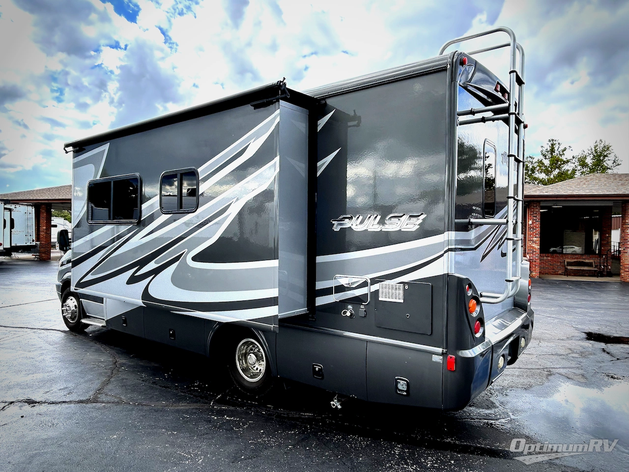 2008 Fleetwood Pulse 24A Photo 2