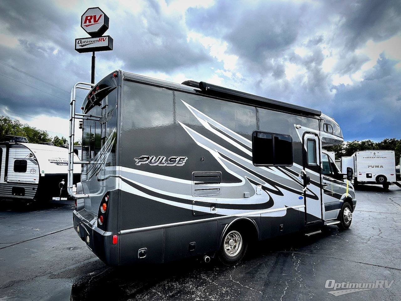 2008 Fleetwood Pulse 24A Photo 3