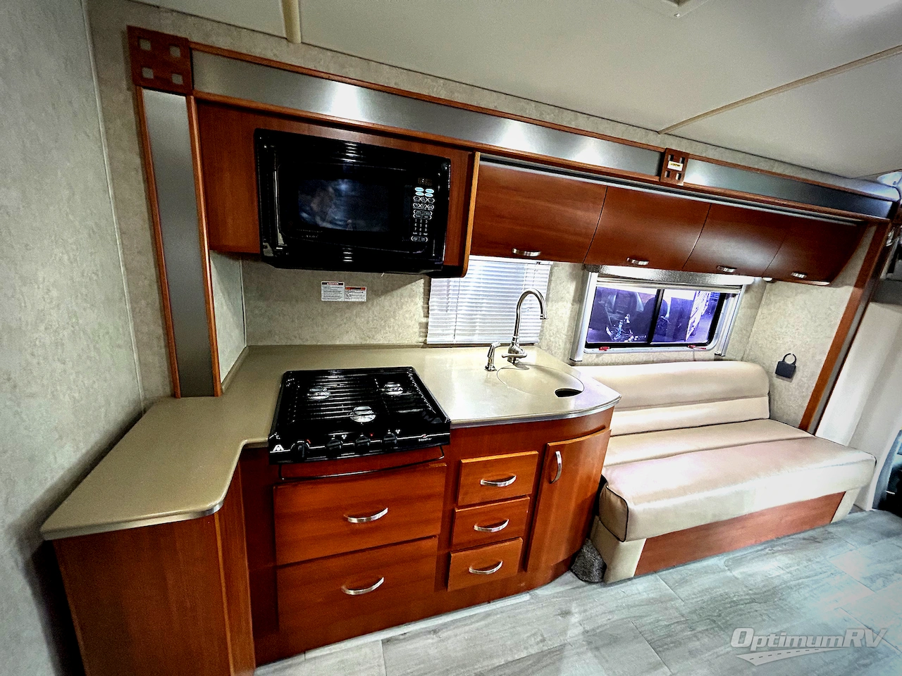 2008 Fleetwood Pulse 24A Photo 8