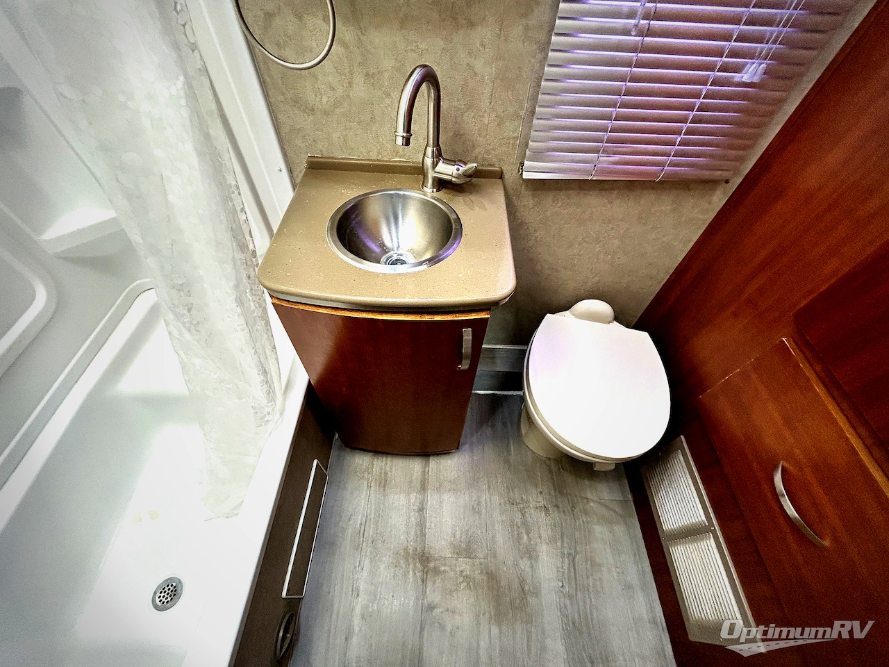 2008 Fleetwood Pulse 24A Photo 11