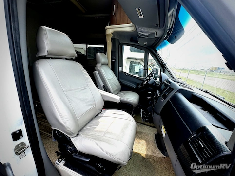 2017 Itasca Navion 24G RV Photo 2