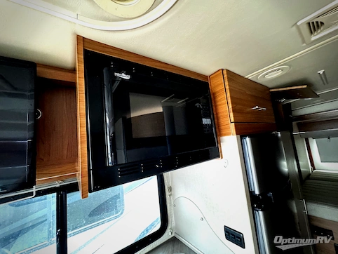 2017 Itasca Navion 24G RV Photo 3