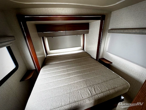 2017 Itasca Navion 24G RV Photo 4