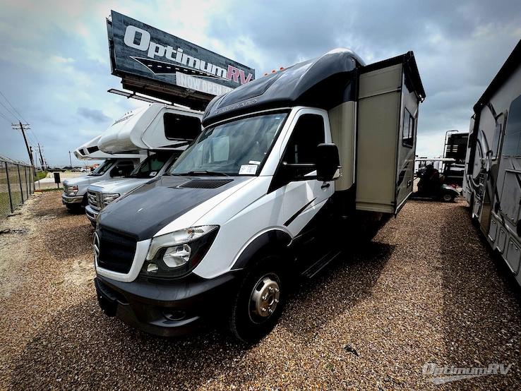 2017 Itasca Navion 24G RV Photo 1