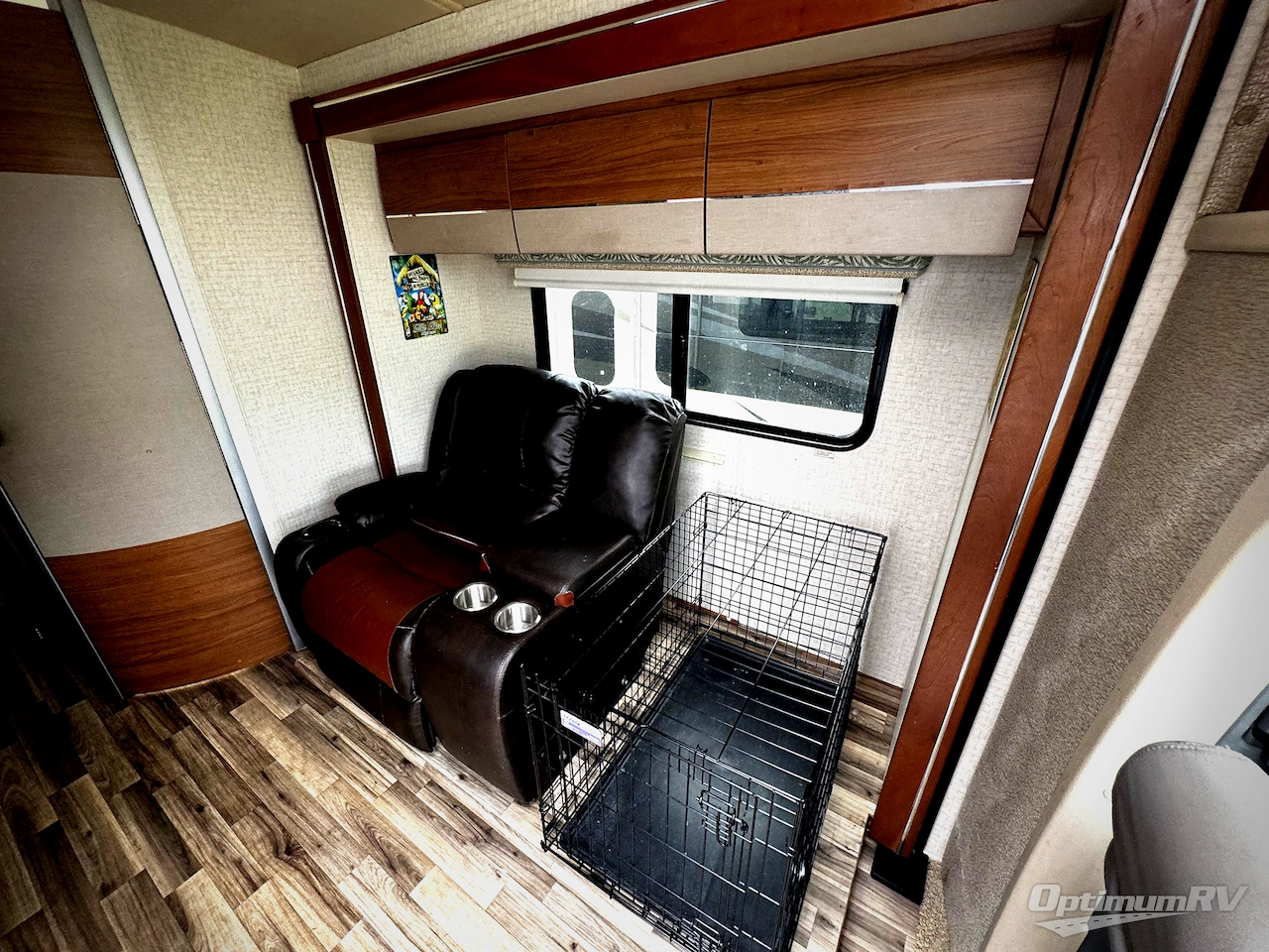 2017 Itasca Navion 24G Photo 8