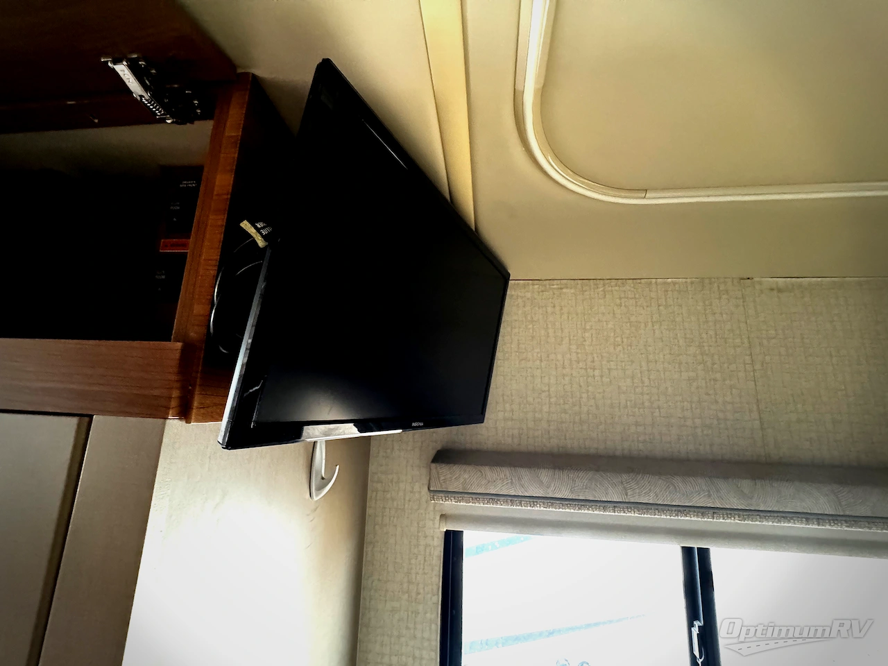 2017 Itasca Navion 24G Photo 20