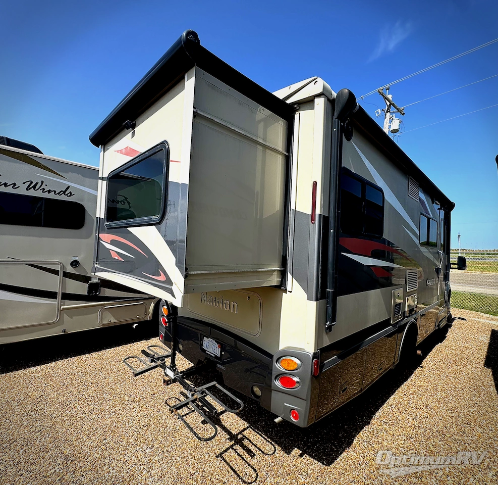 2017 Itasca Navion 24G Photo 2