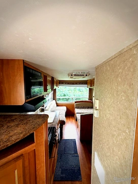 2011 Gulf Stream Ameri-Lite 23BW RV Photo 3