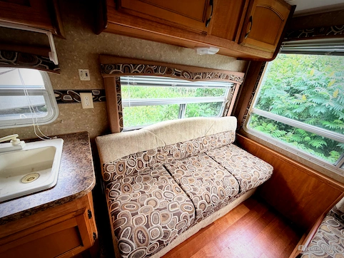 2011 Gulf Stream Ameri-Lite 23BW RV Photo 4