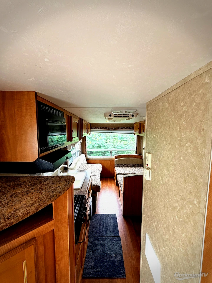 2011 Gulf Stream Ameri-Lite 23BW Photo 5