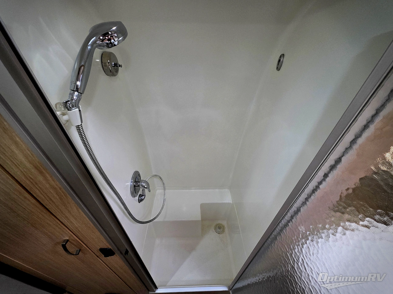 2017 Airstream Flying Cloud 25FB Photo 12
