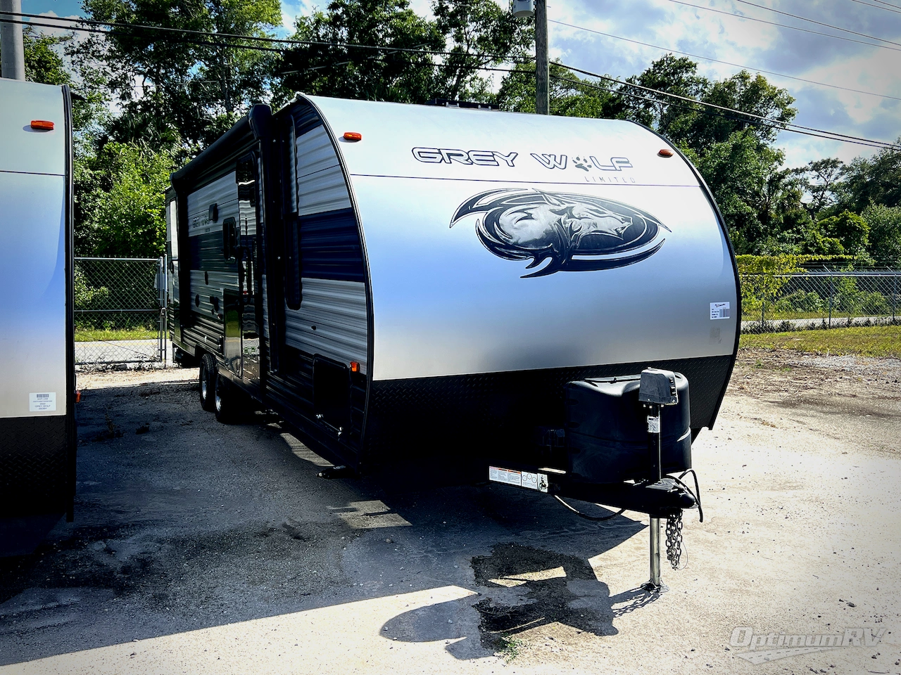 2022 Forest River Cherokee Grey Wolf 26DBH Photo 1