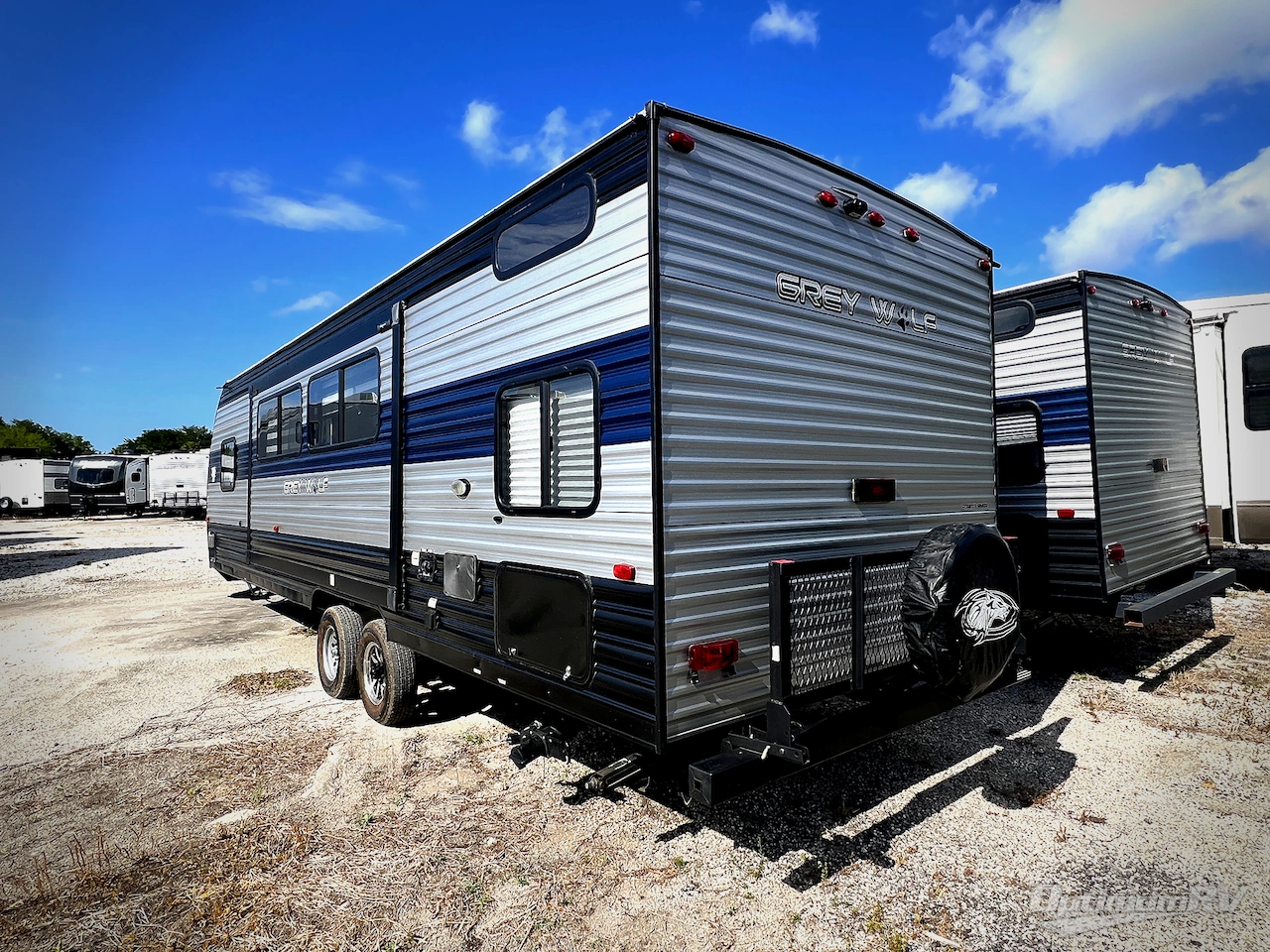 2022 Forest River Cherokee Grey Wolf 26DBH Photo 3
