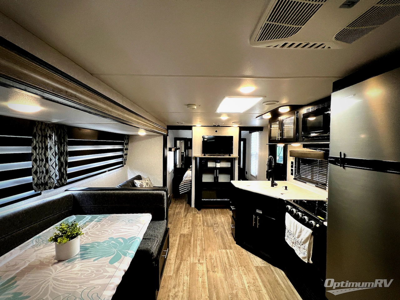 2022 Forest River Cherokee Grey Wolf 26DBH Photo 5