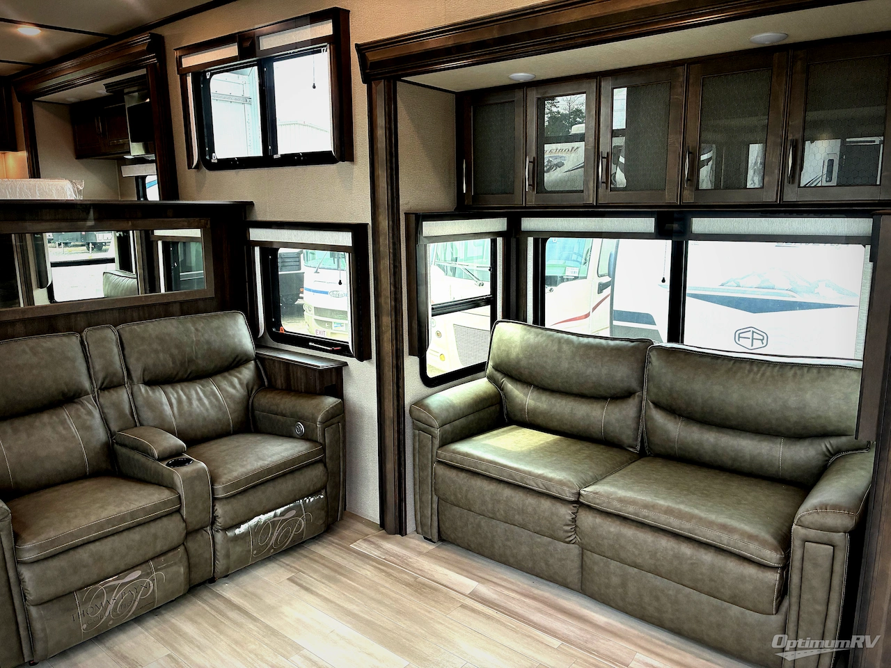 2022 Grand Design Solitude 390RK Photo 5