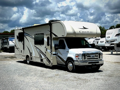 Used 2019 Thor Chateau 31Y Featured Photo
