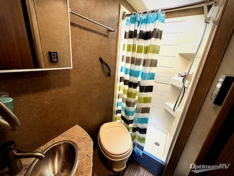 2016 Thor Gemini 23TB RV Photo 4