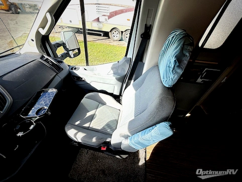 2016 Thor Gemini 23TB RV Photo 3