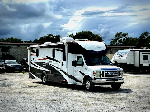 Used 2011 Winnebago Aspect 28T Featured Photo