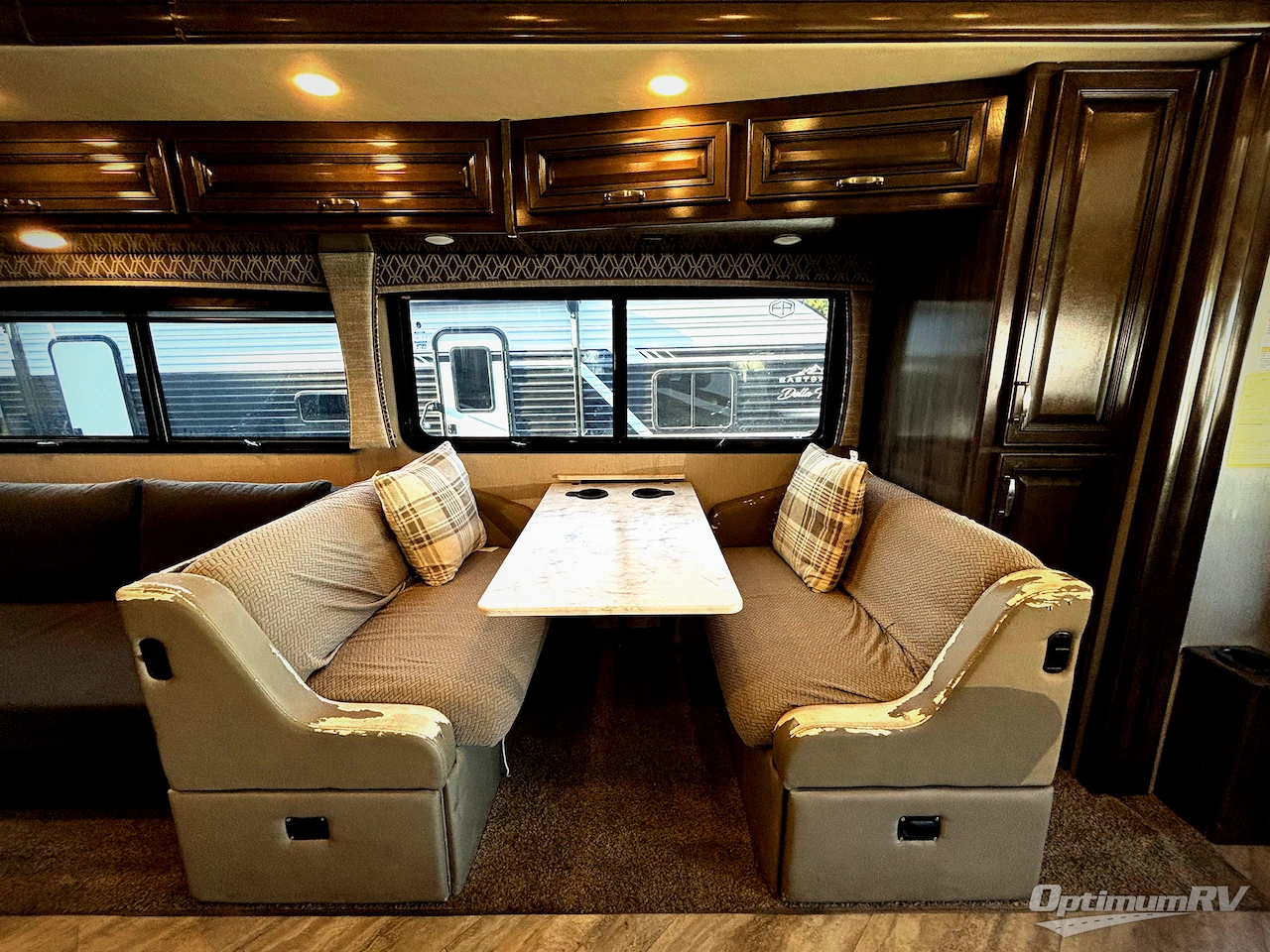 2021 Holiday Rambler Vacationer 35K Photo 5