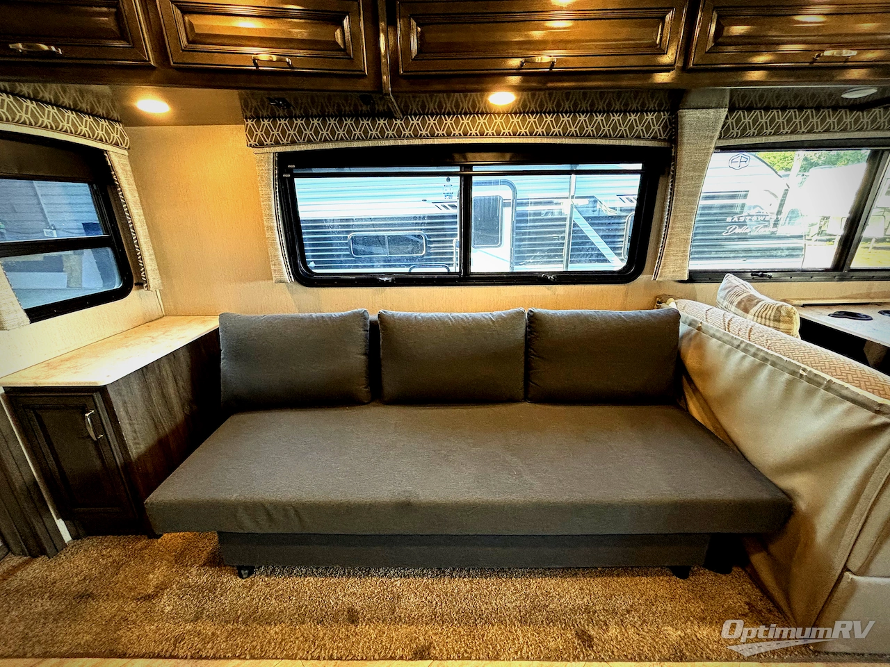 2021 Holiday Rambler Vacationer 35K Photo 6