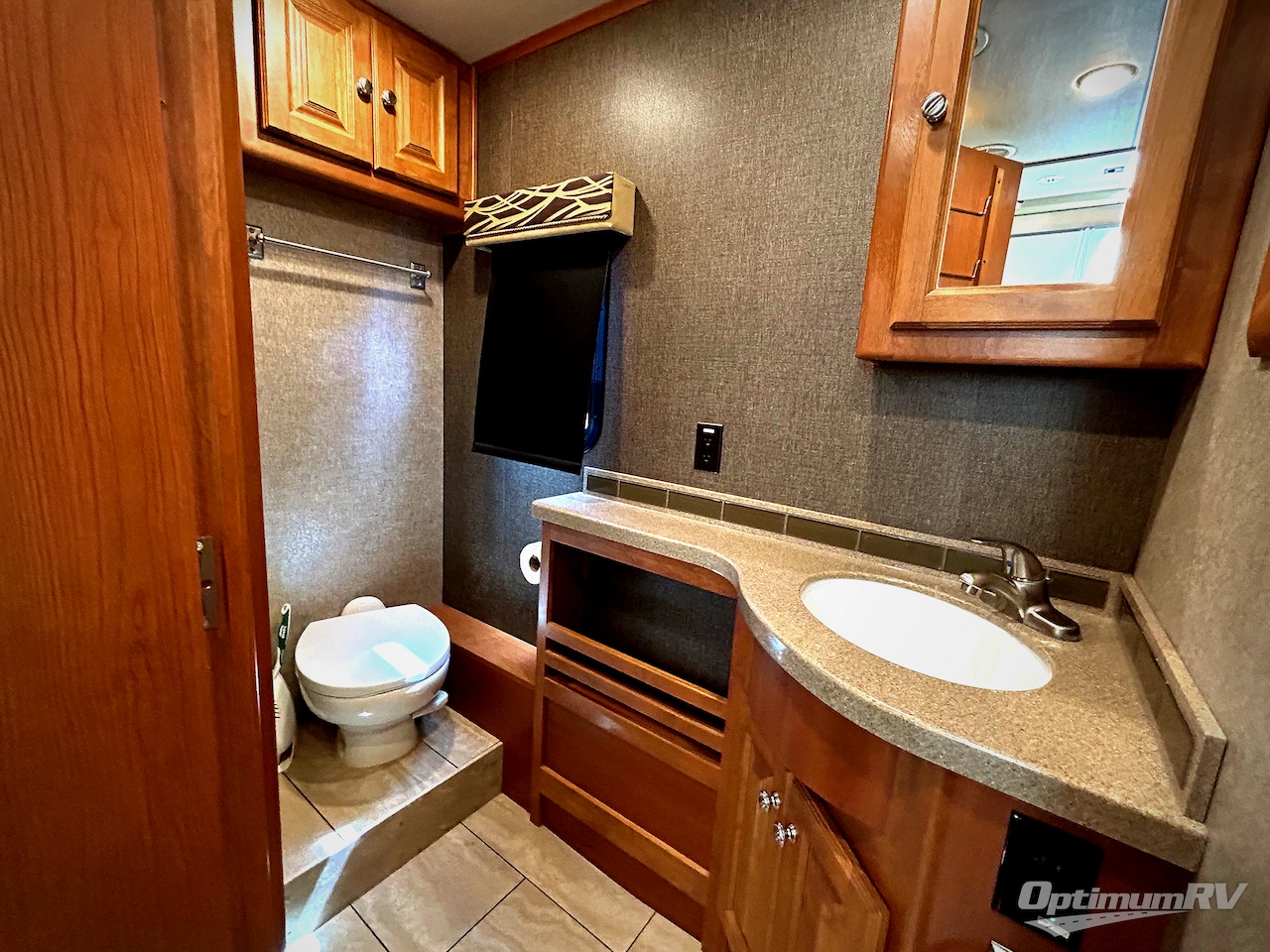 2017 Tiffin Allegro 32 SA Photo 16