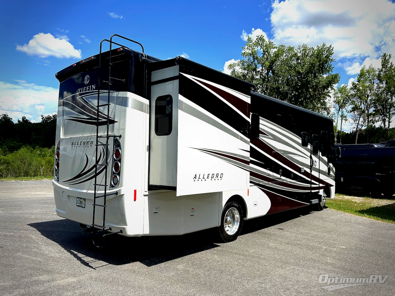 2017 Tiffin Allegro 32 SA Photo 2