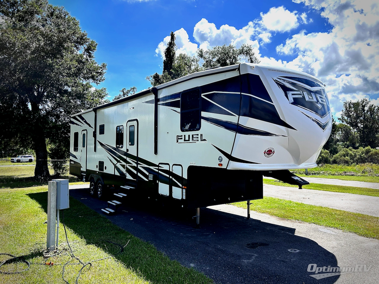 2019 Heartland Fuel 335 Photo 1