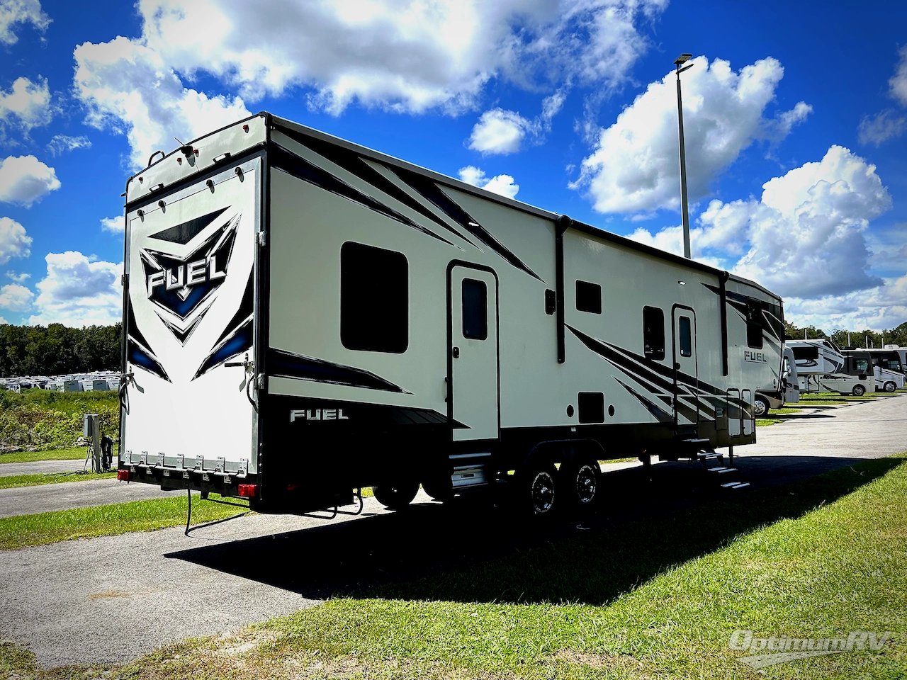 2019 Heartland Fuel 335 Photo 2