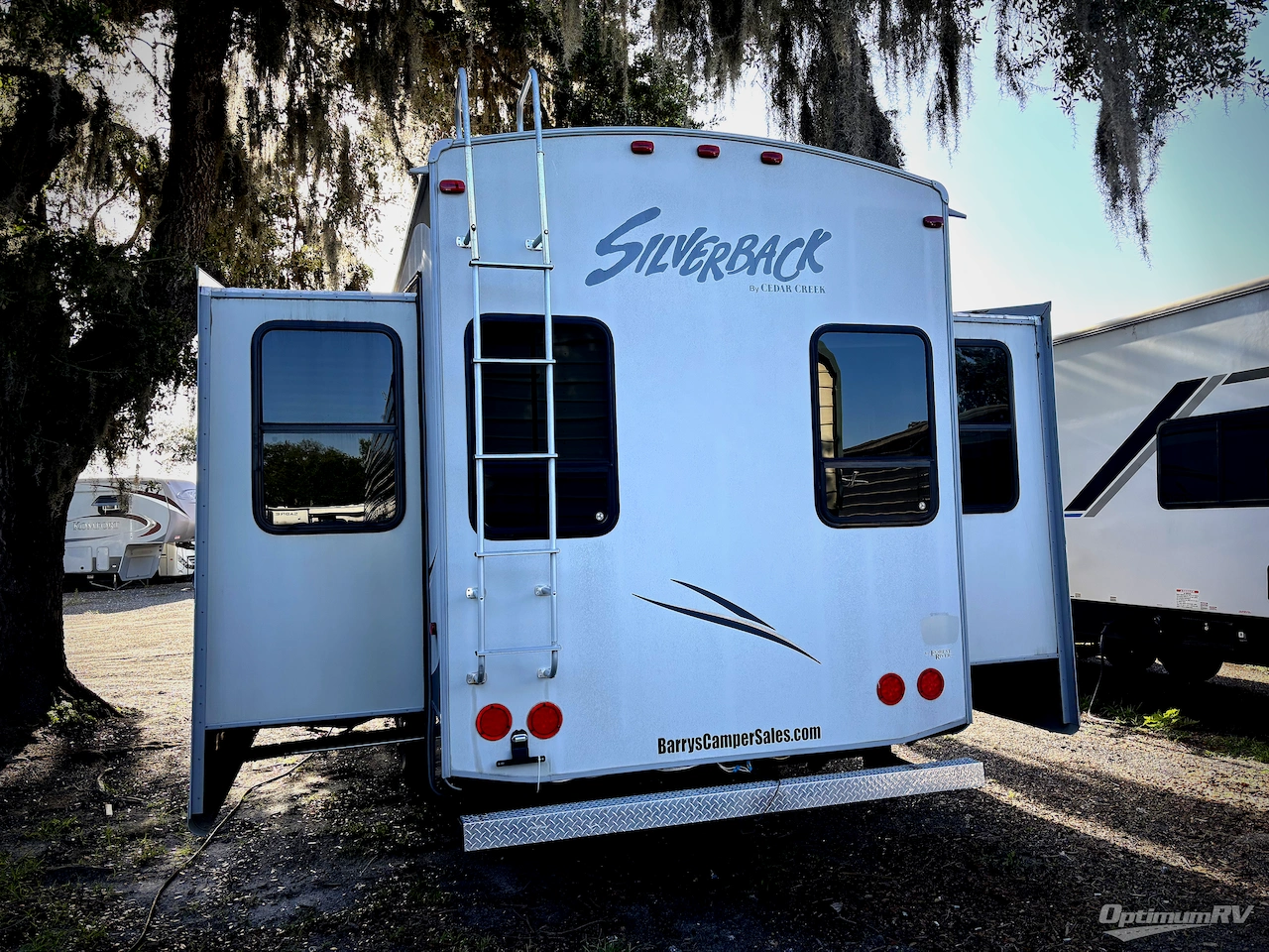 2015 Forest River Cedar Creek Silverback 29RE Photo 3