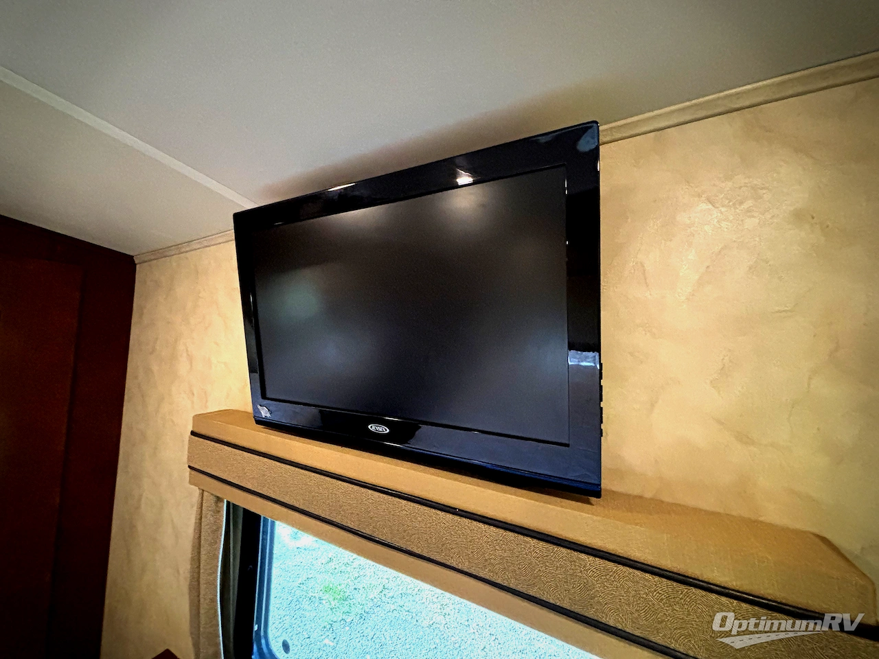 2015 Forest River Cedar Creek Silverback 29RE Photo 8