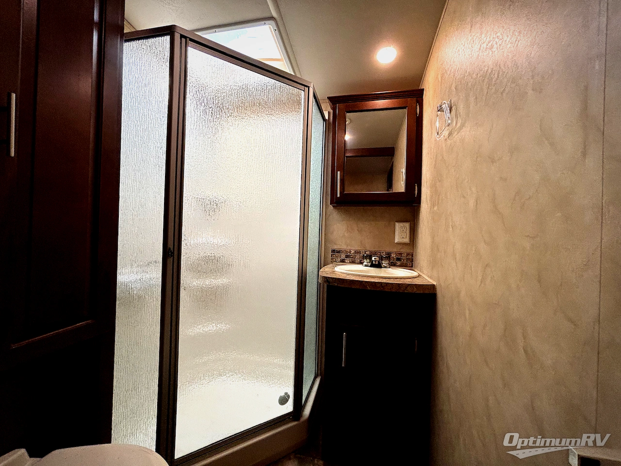 2015 Forest River Cedar Creek Silverback 29RE Photo 9