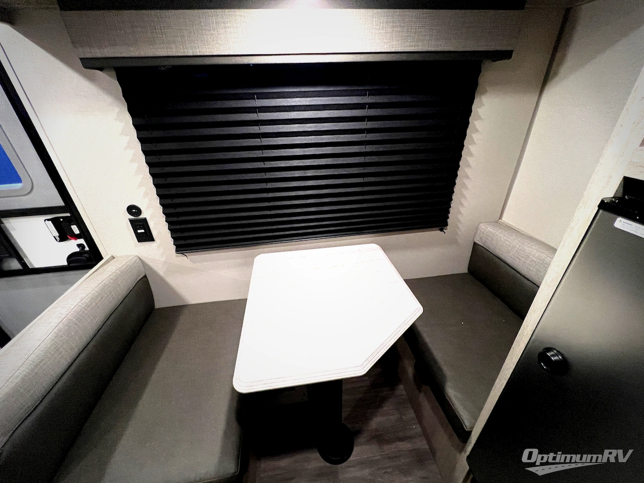 2025 Forest River Aurora Light 13RDX Photo 15