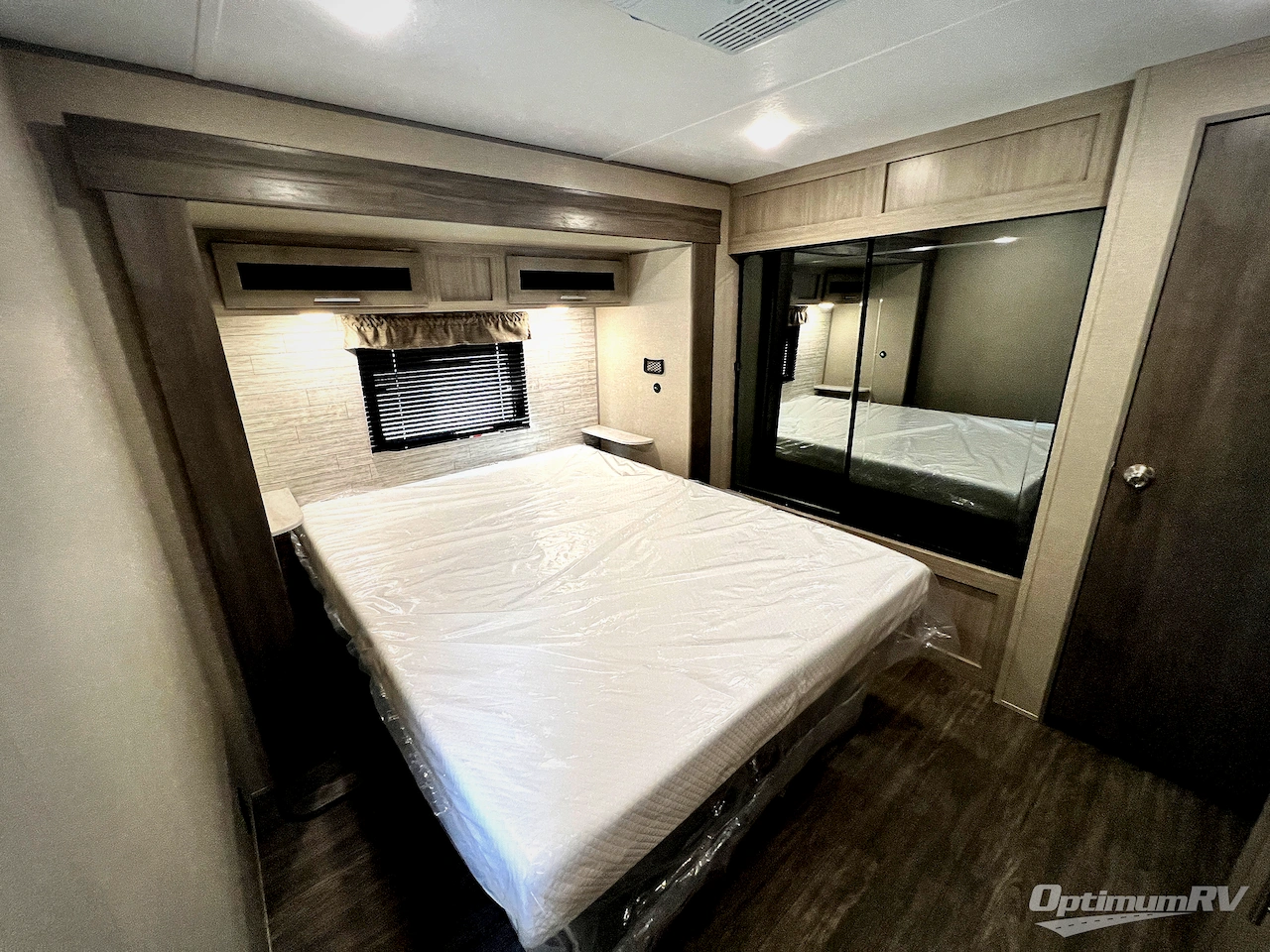 2023 Forest River Aurora Sky Series 340BHTS Photo 19