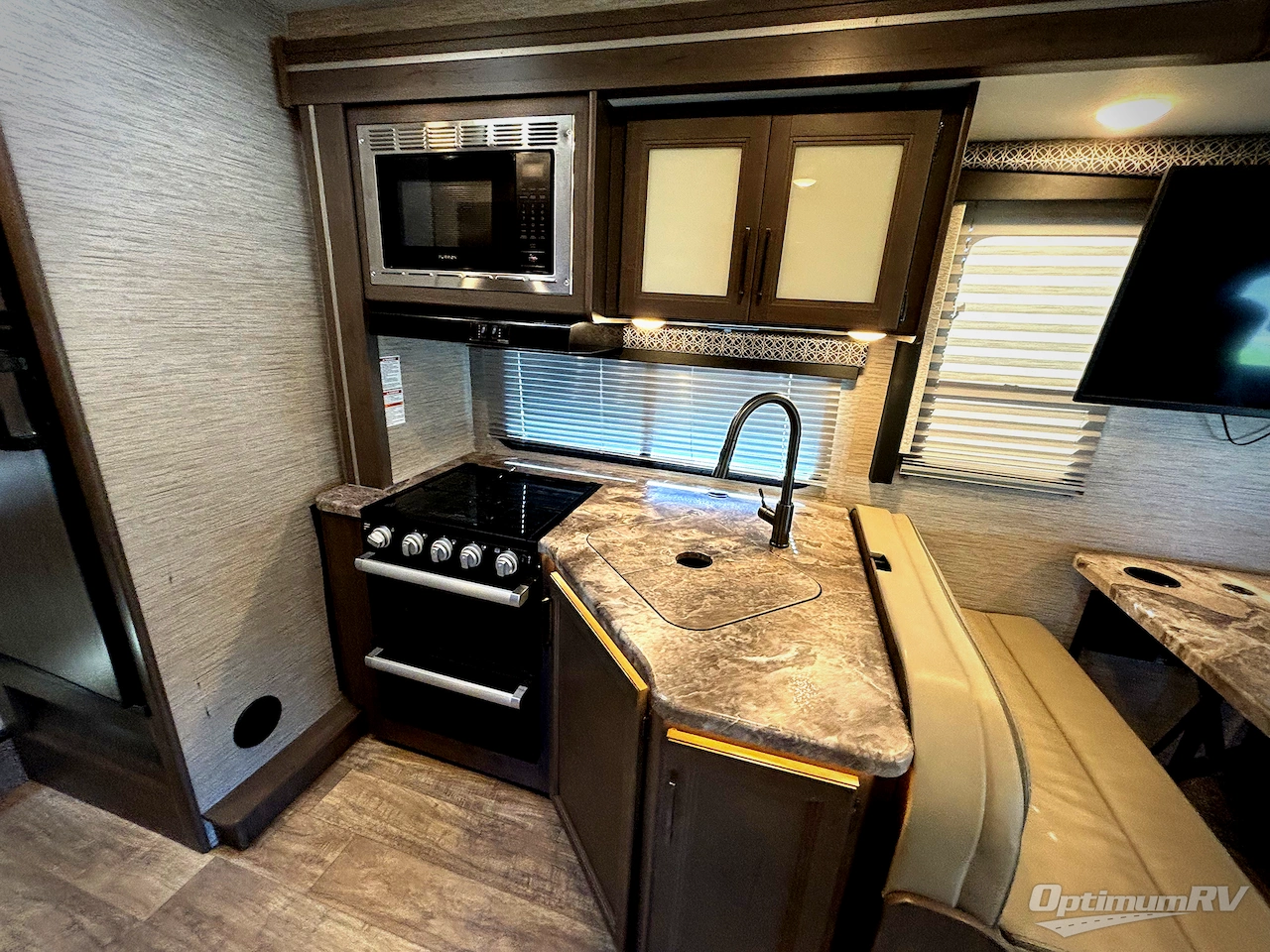 2023 Thor Quantum SE SE28 Ford Photo 14