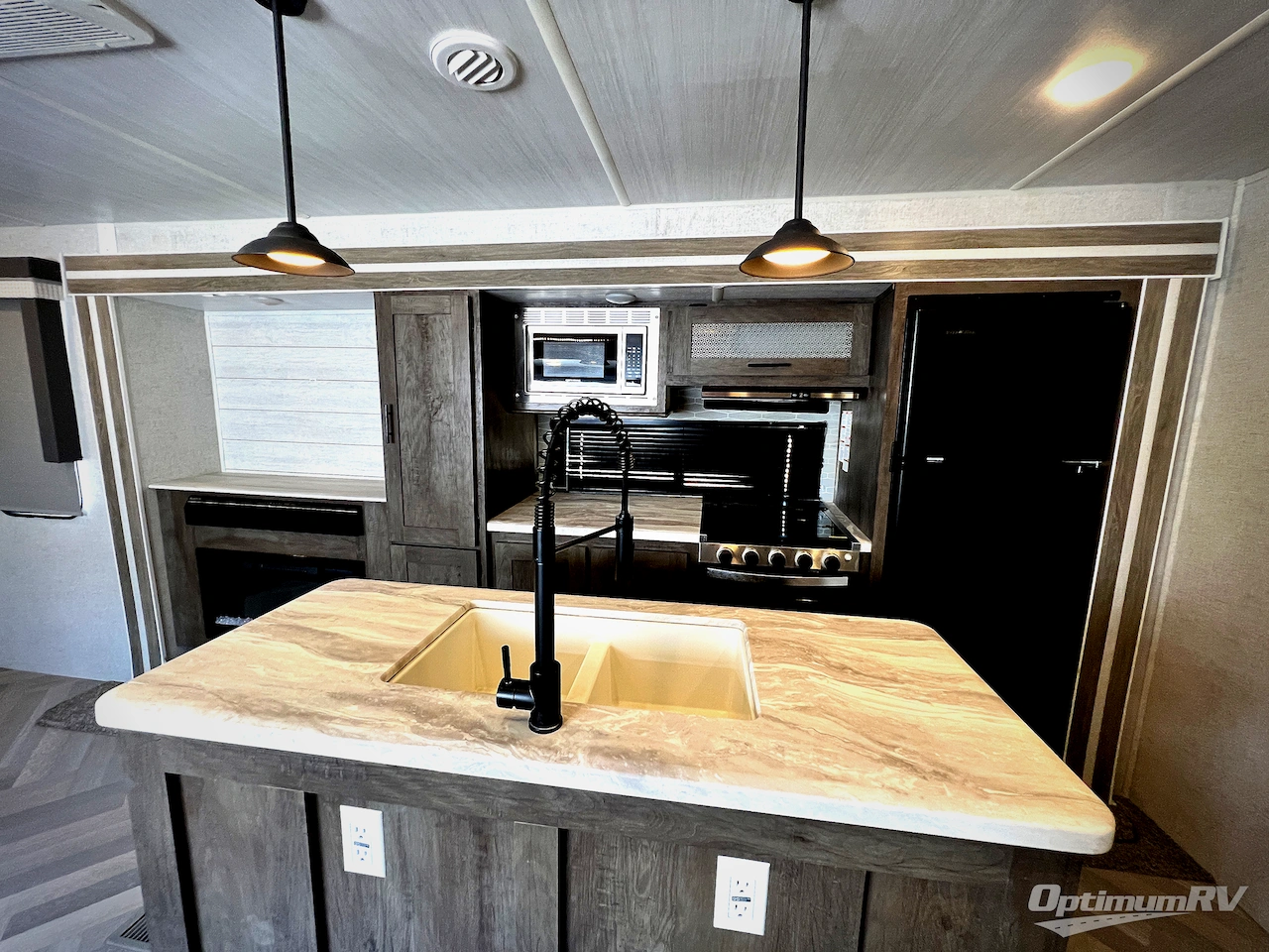 2021 Forest River Wildwood 27RE Photo 10