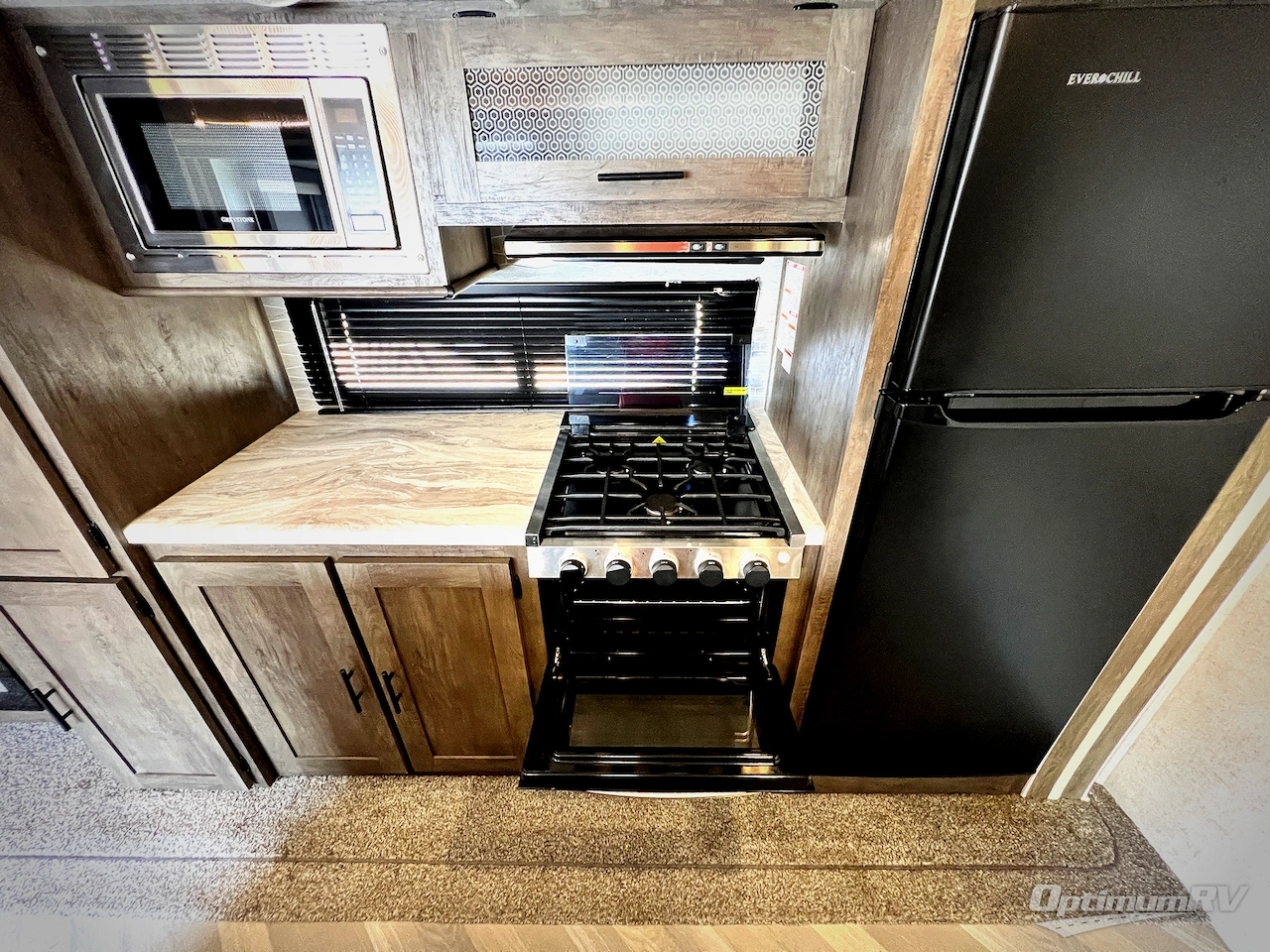 2021 Forest River Wildwood 27RE Photo 13