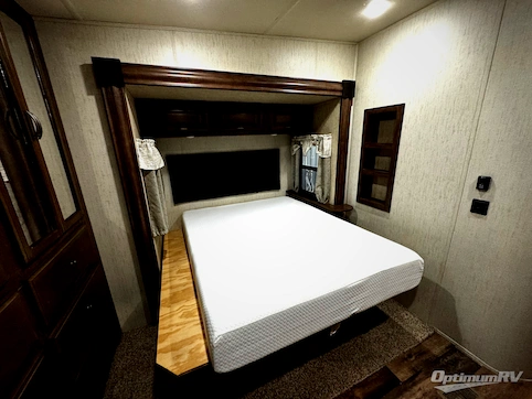 2020 Forest River Sandpiper 377FLIK RV Photo 4