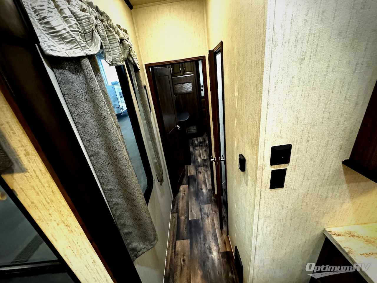 2020 Forest River Sandpiper 377FLIK Photo 14