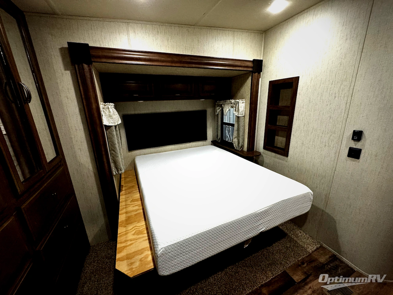 2020 Forest River Sandpiper 377FLIK Photo 19