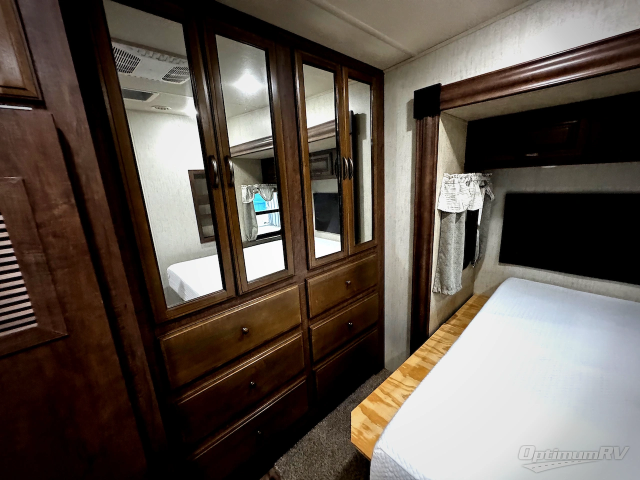 2020 Forest River Sandpiper 377FLIK Photo 23