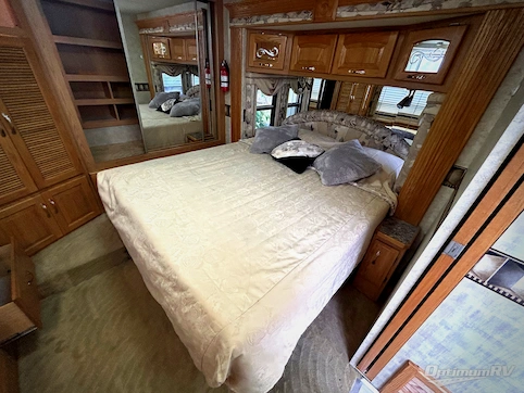 2005 Newmar Kountry Star Diesel 3907 RV Photo 4