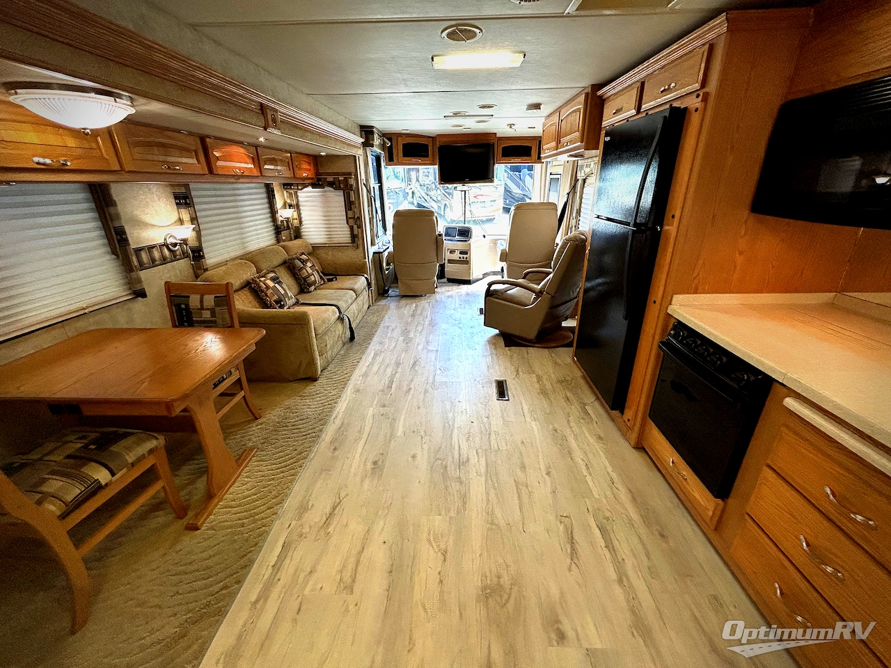2005 Newmar Kountry Star 3907 Photo 3