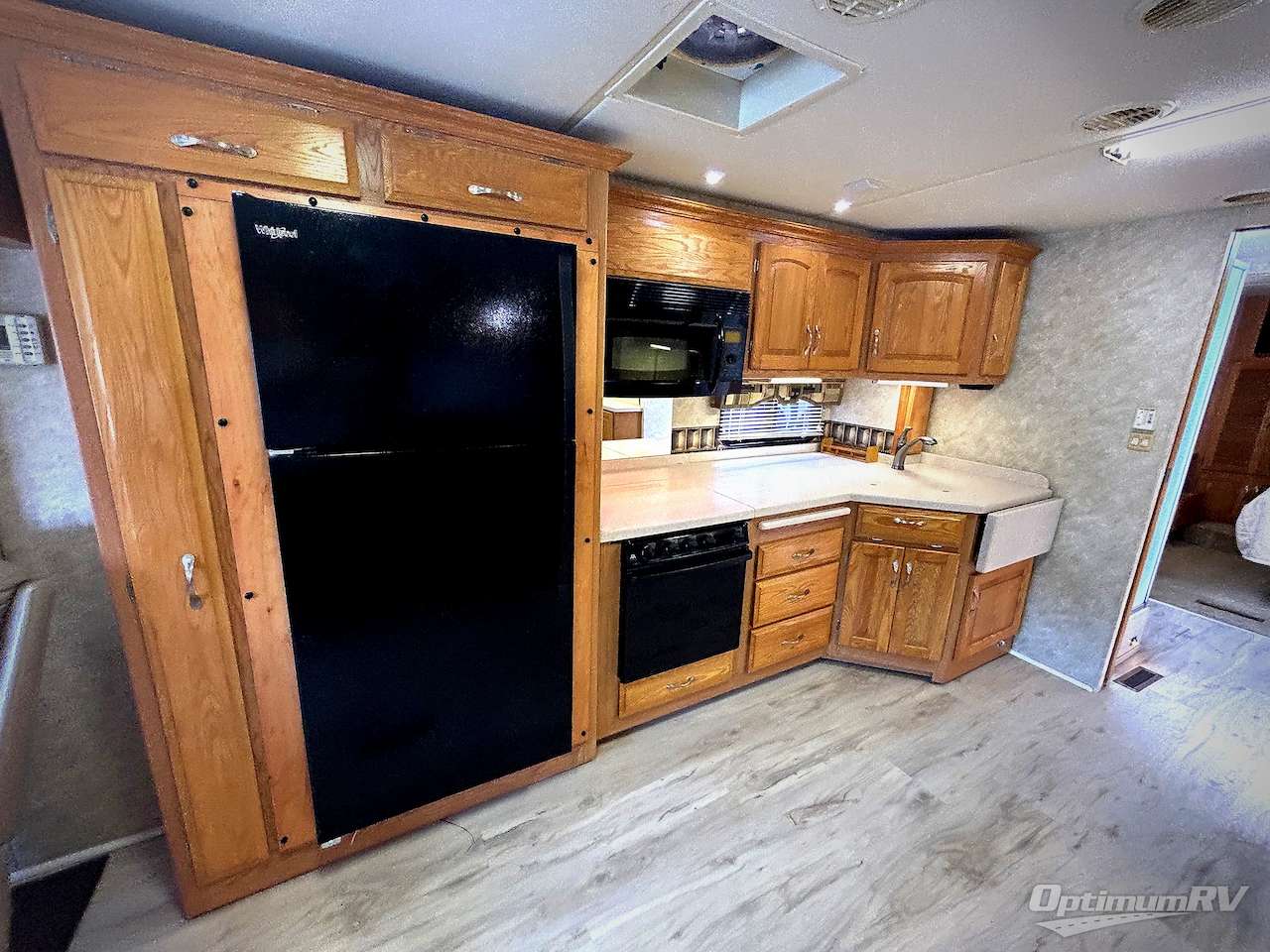 2005 Newmar Kountry Star 3907 Photo 10