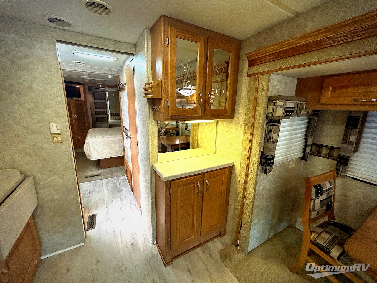 2005 Newmar Kountry Star 3907 Photo 13