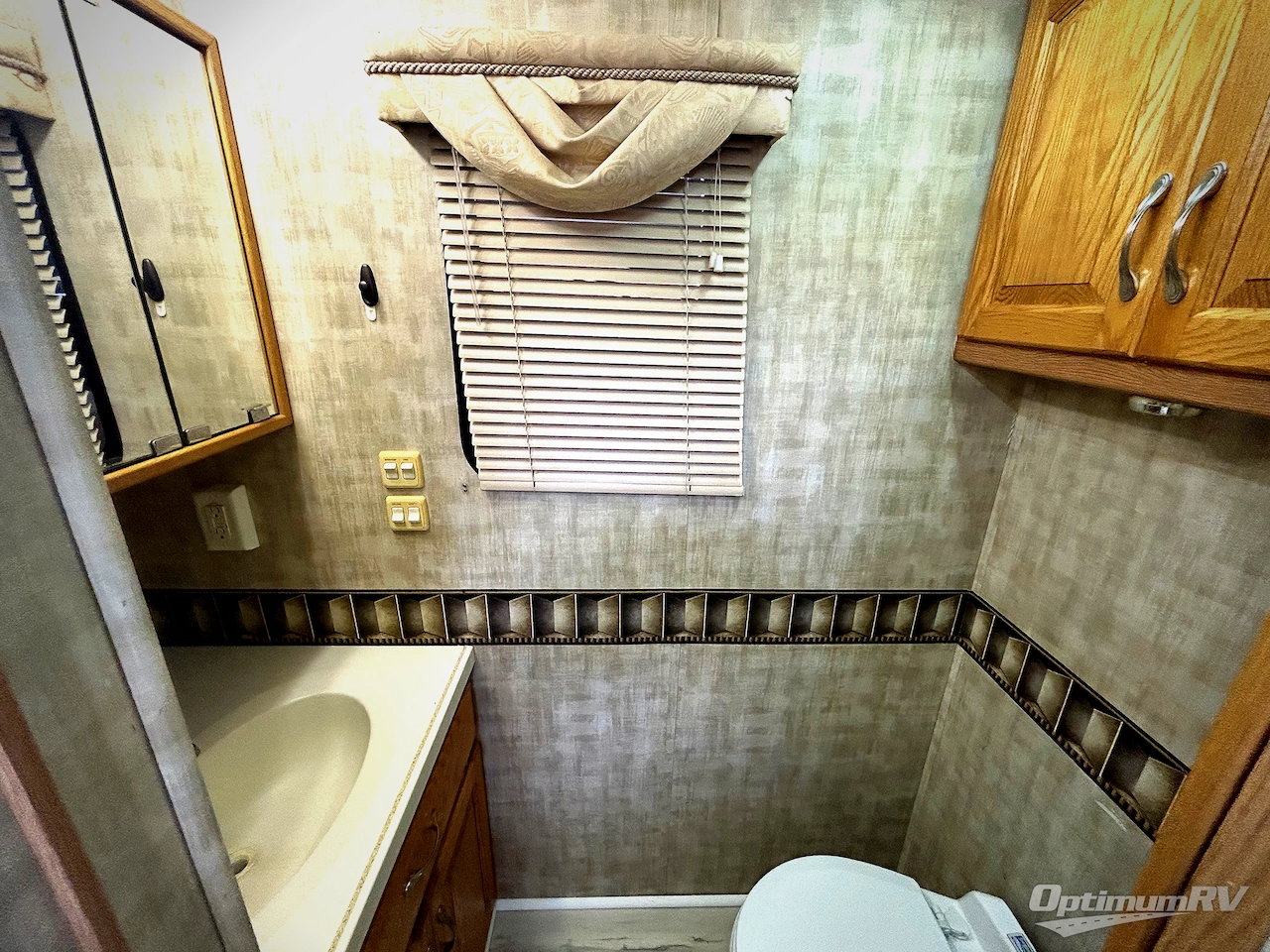 2005 Newmar Kountry Star 3907 Photo 15