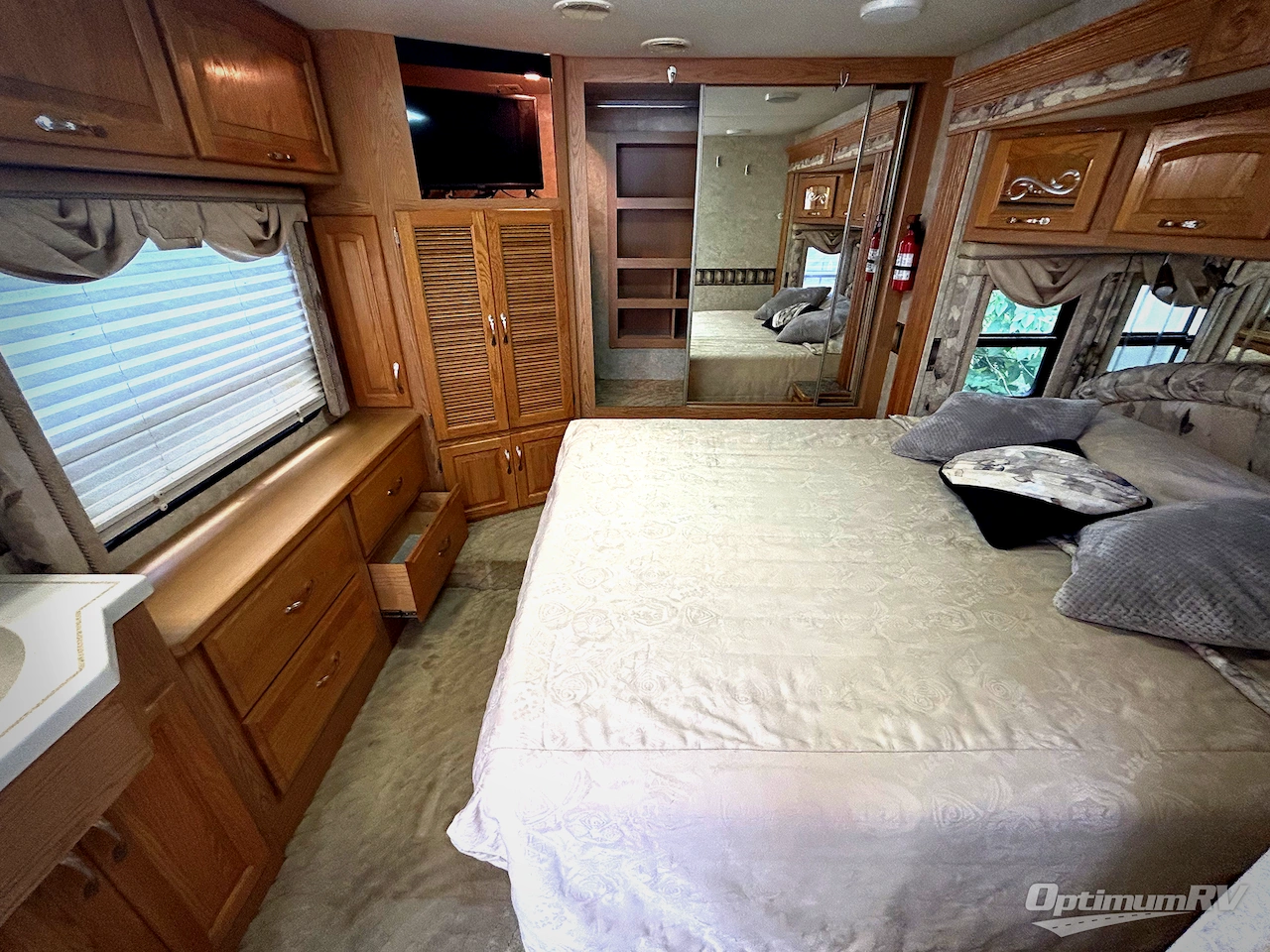 2005 Newmar Kountry Star 3907 Photo 18
